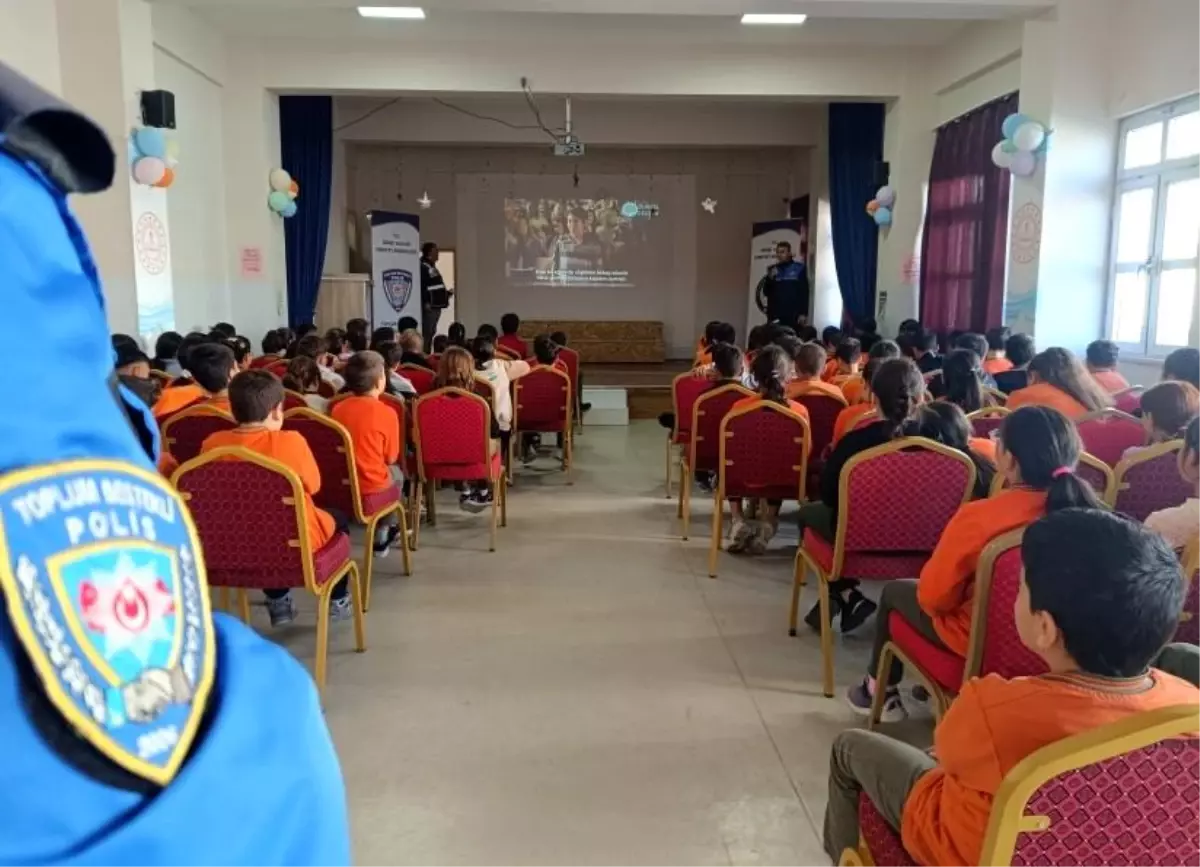 Niğde’de Öğrencilere ‘Güvenlik ve Akran Zorbalığı’ Eğitimi: Polis ve Okullar El Ele