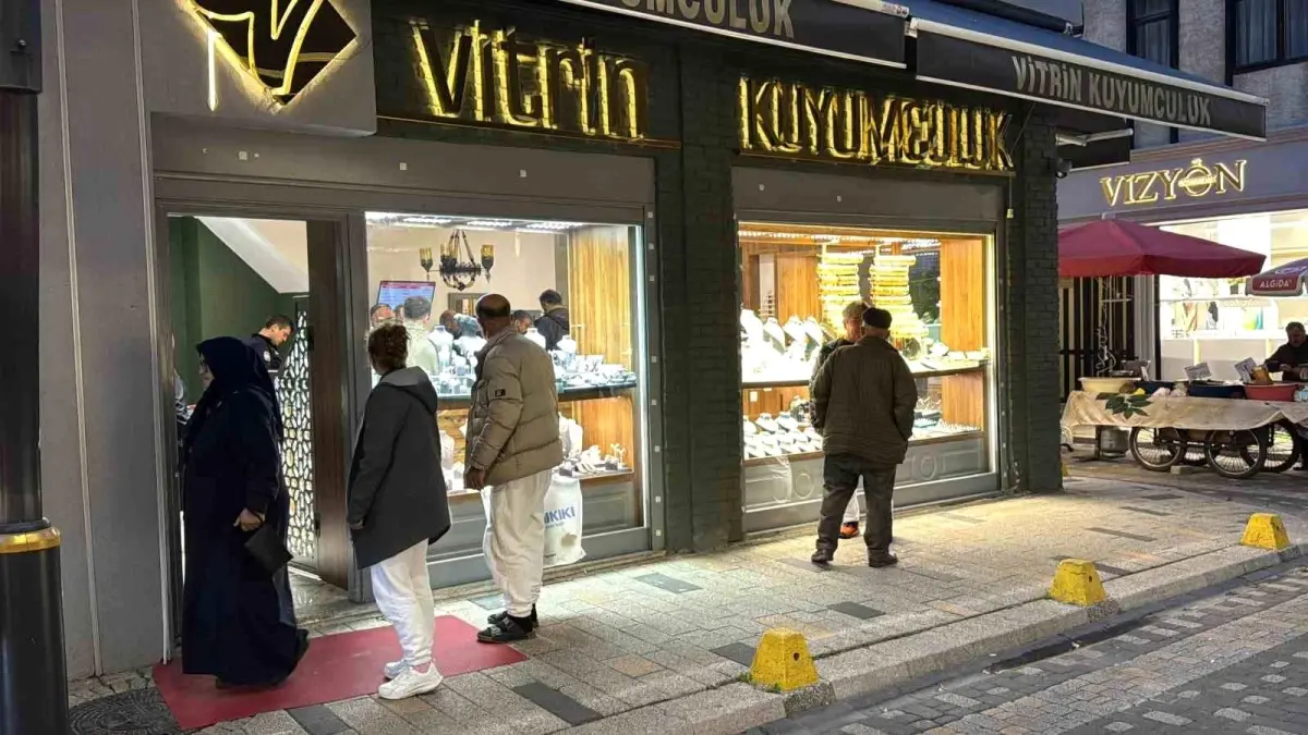Altın Kuyumcusuna Müşteri Kılığında Hırsızlık