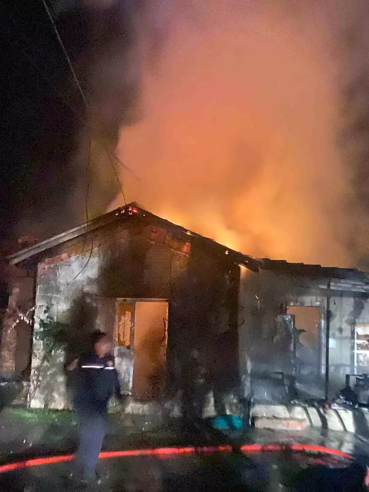 Muğla’da Yangın: Ev Küle Döndü