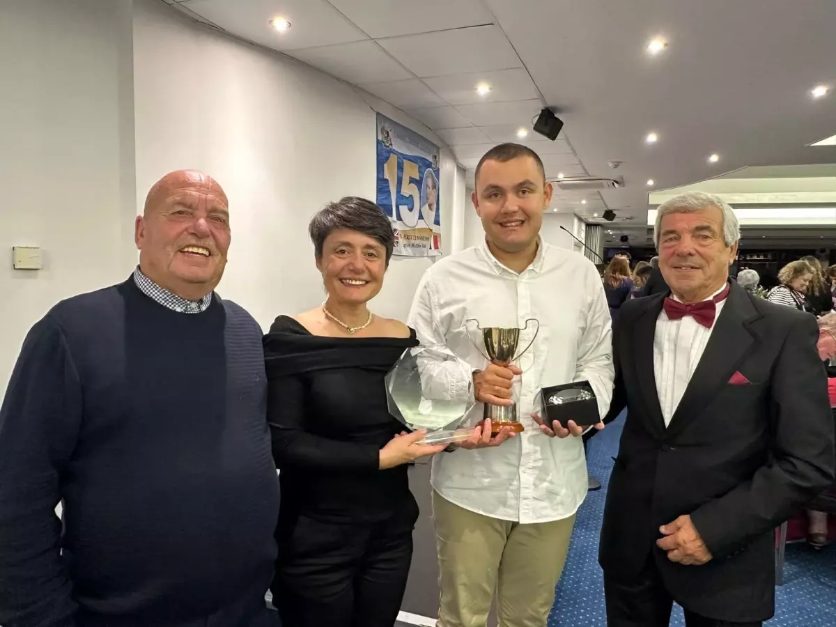 Tuna Tunca’nın Tarihi Başarısı: Manş Denizi’ni Solo Geçen İlk Otizmli Yüzücü!