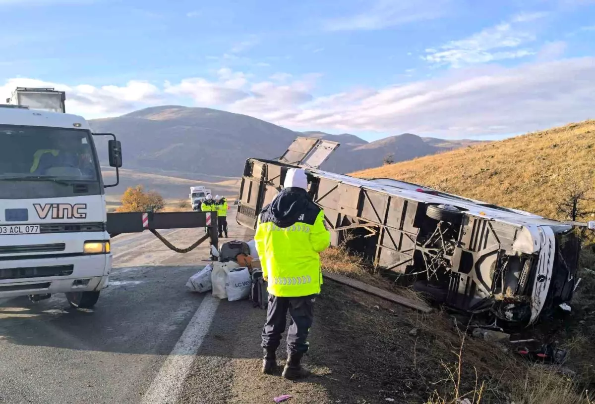 Afyonkarahisar’da Otobüs Kazası: 2 Ölü, 21 Yaralı