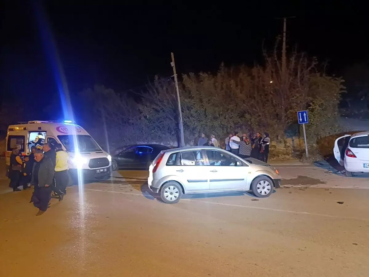 Kozan’da Trafik Kazası: 3 Yaralı