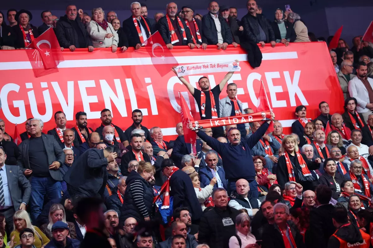 Özgür Özel: CHP, bizi eskiye döndürmek isteyenlerden arınacak