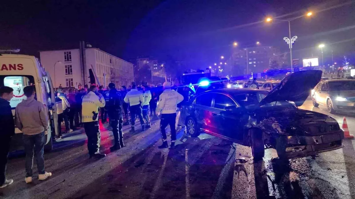 Erzurum’da Polis Kontrol Noktasından Kaçan Sürücü Kazaya Neden Oldu