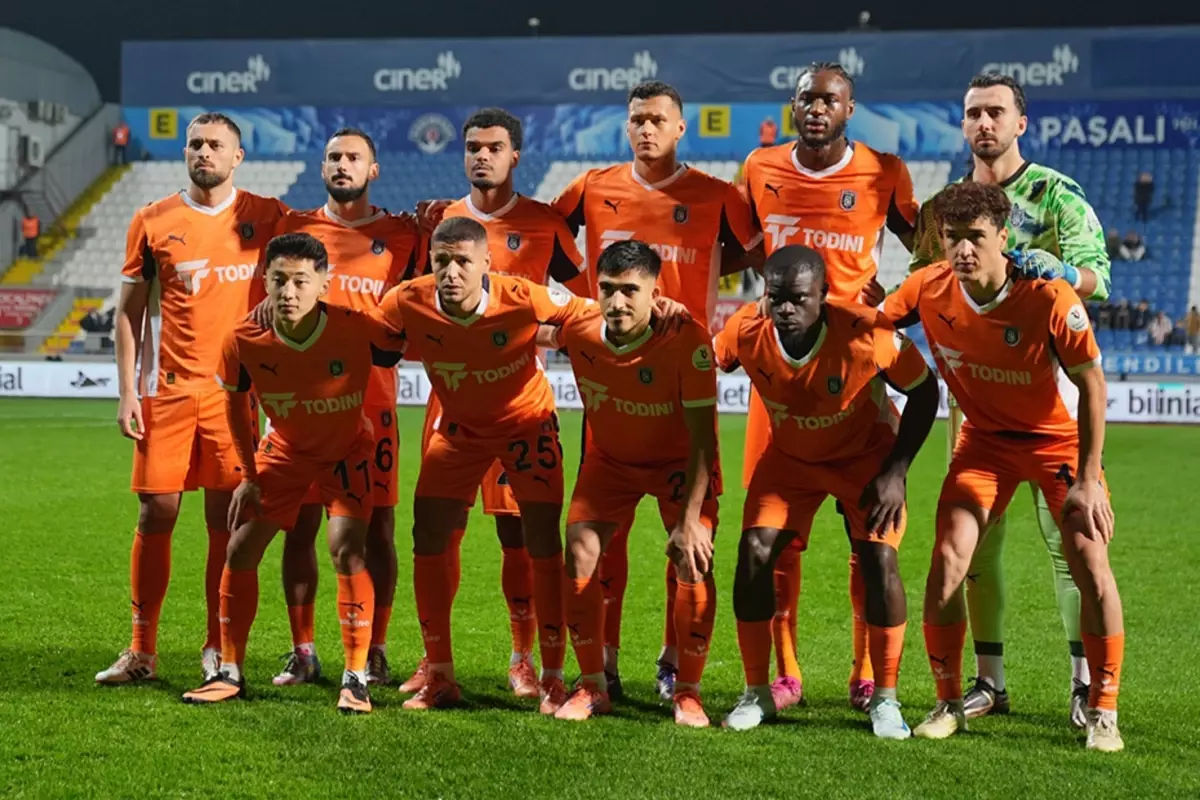 RAMS Başakşehir’de 2 futbolcu Fenerbahçe maçında cezalı