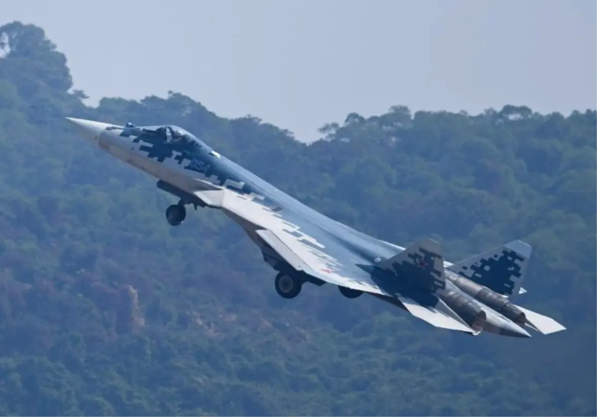 Rusya’da Su-30 Savaş Uçağı Trafik Kontrolü Dışında Düşerek Mürettebatını Kaybetti