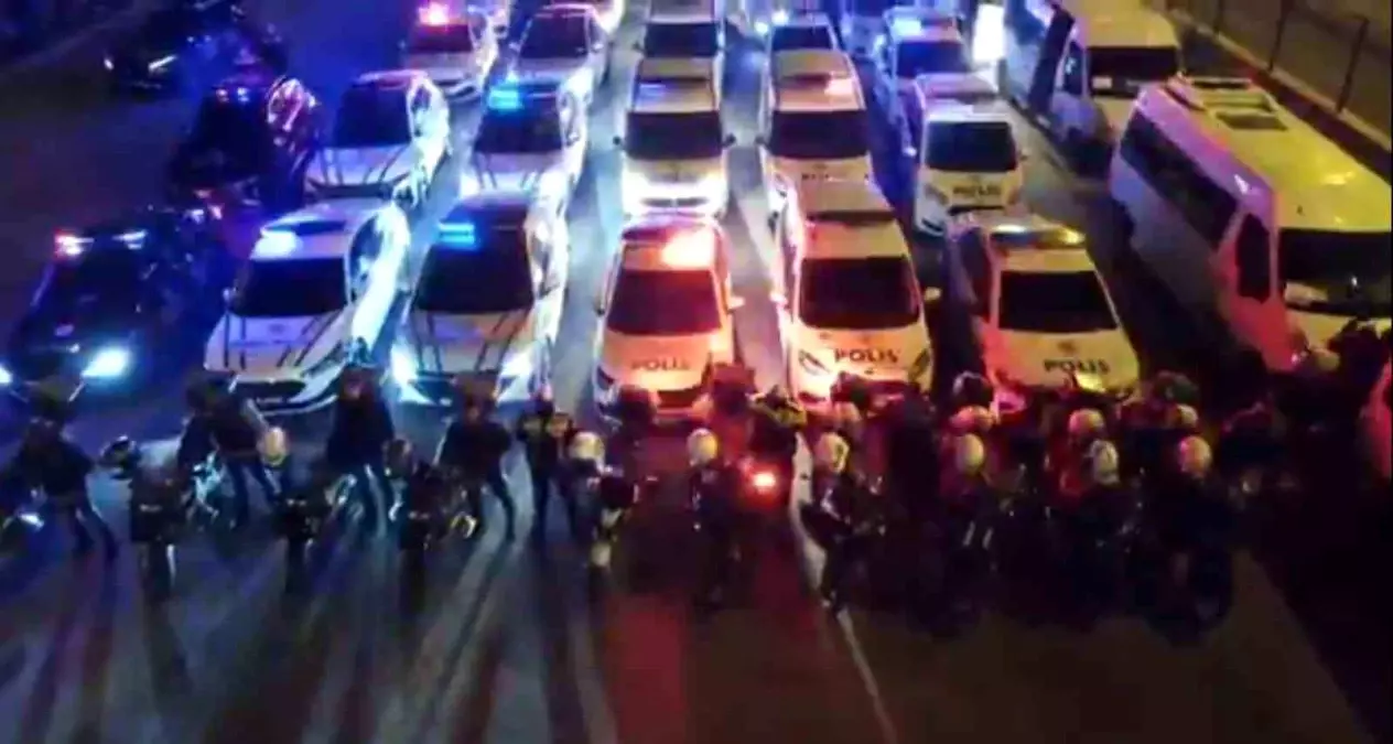 Şanlıurfa’da Dev Huzur Operasyonu: 74 Şüpheli Gözaltında, Ruhsatsız Silah ve Uyuşturucu Ele Geçirildi