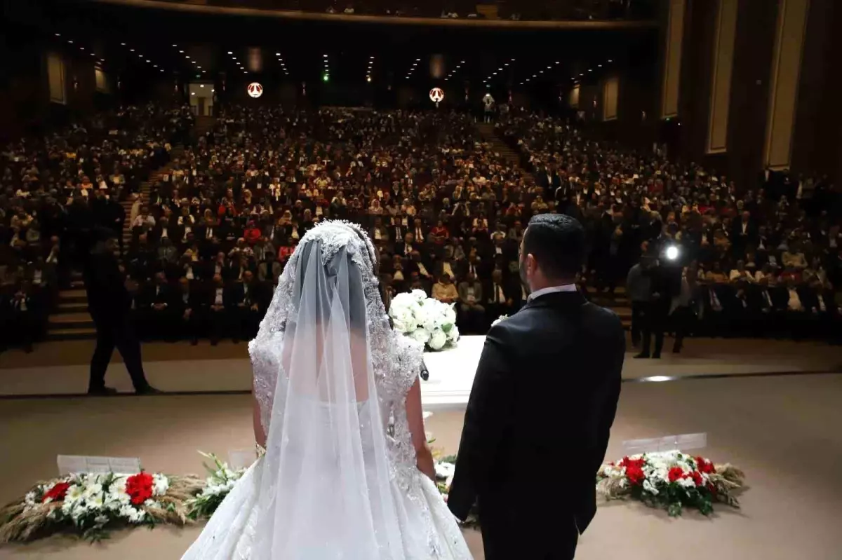 Siyaset, İş Dünyası, Spor ve Bürokrasi Bir Arada: Şahinbey’de Görkemli Nikah Töreni