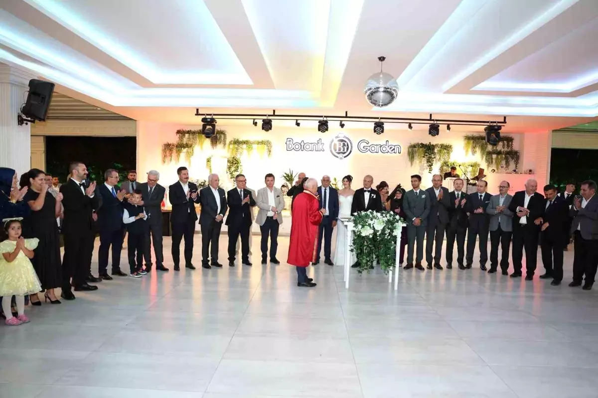 Bursa’da Renkli Bir Düğün Töreni: Arif ve Songül Dünya Evine Girdi