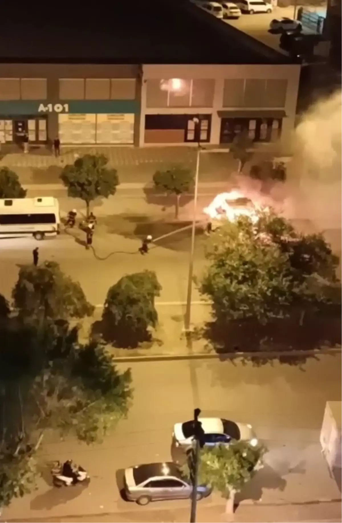 Tantuni Kamyoneti Yangında Kullanılamaz Hale Geldi