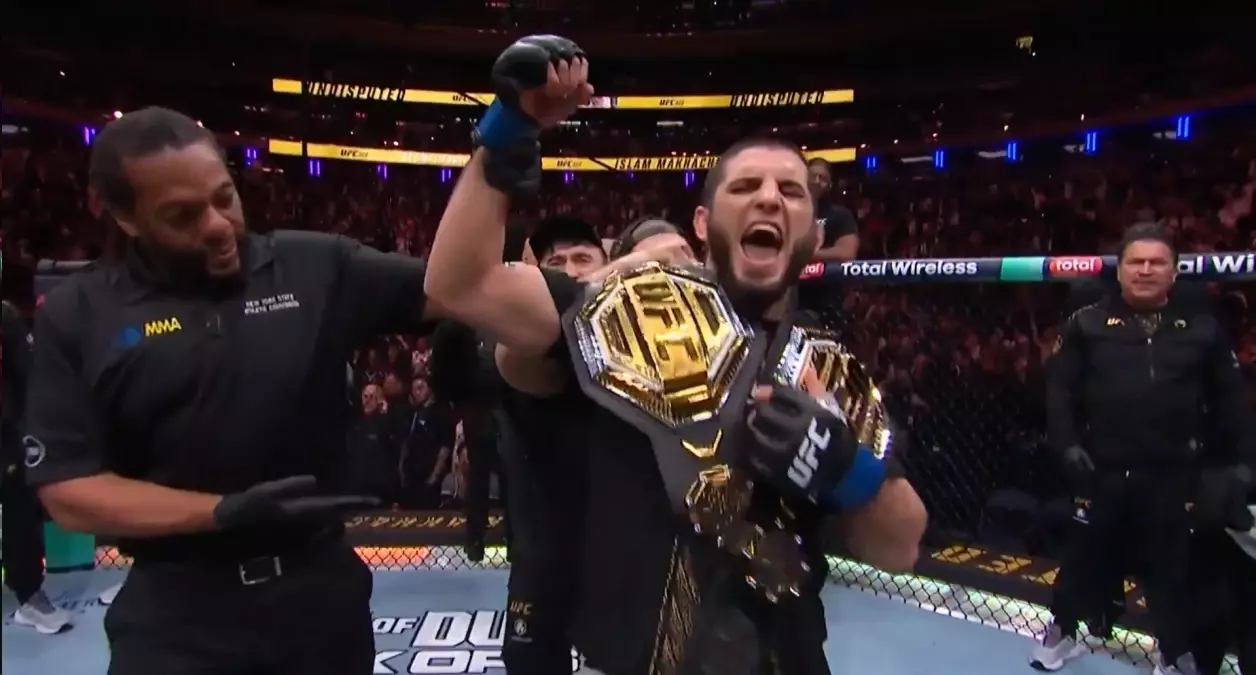 Tarihe Geçti! Islam Makhachev’den Çifte Şampiyonluk