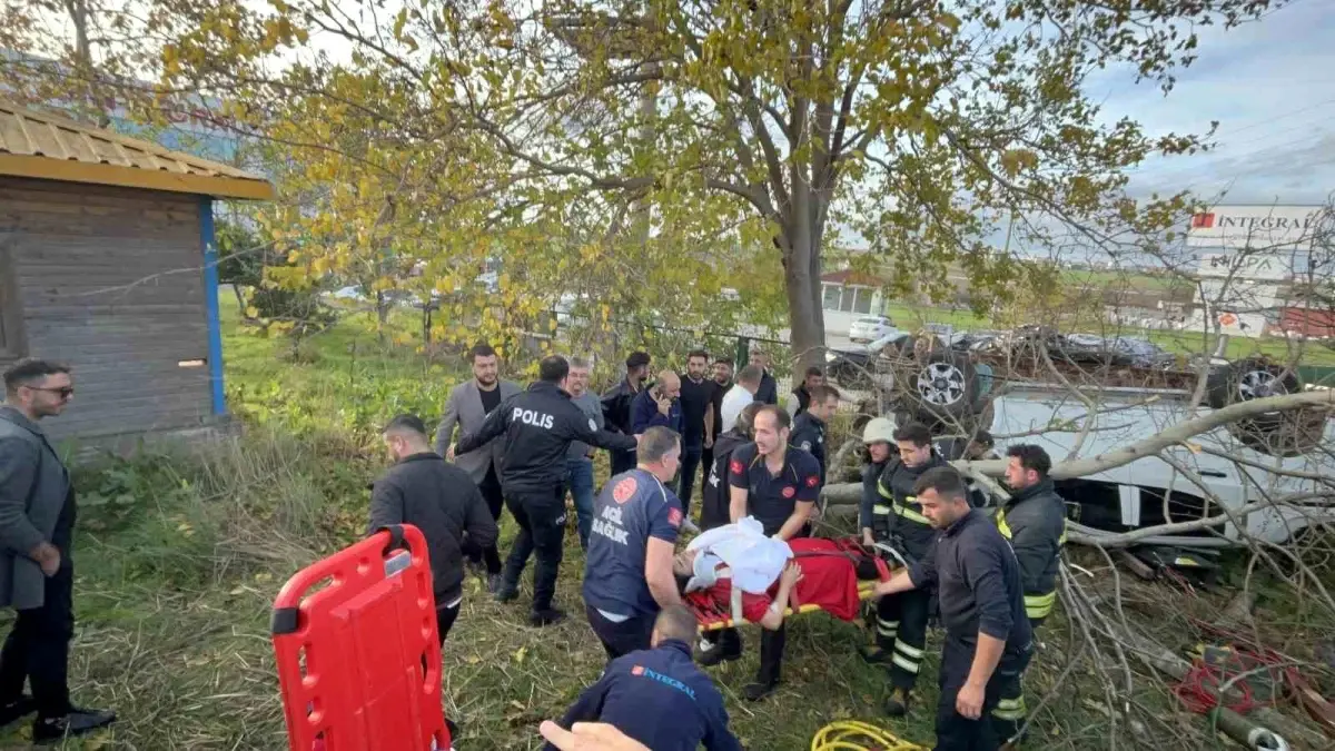 Tekirdağ’da Minibüs ile Pikap Çarpıştı