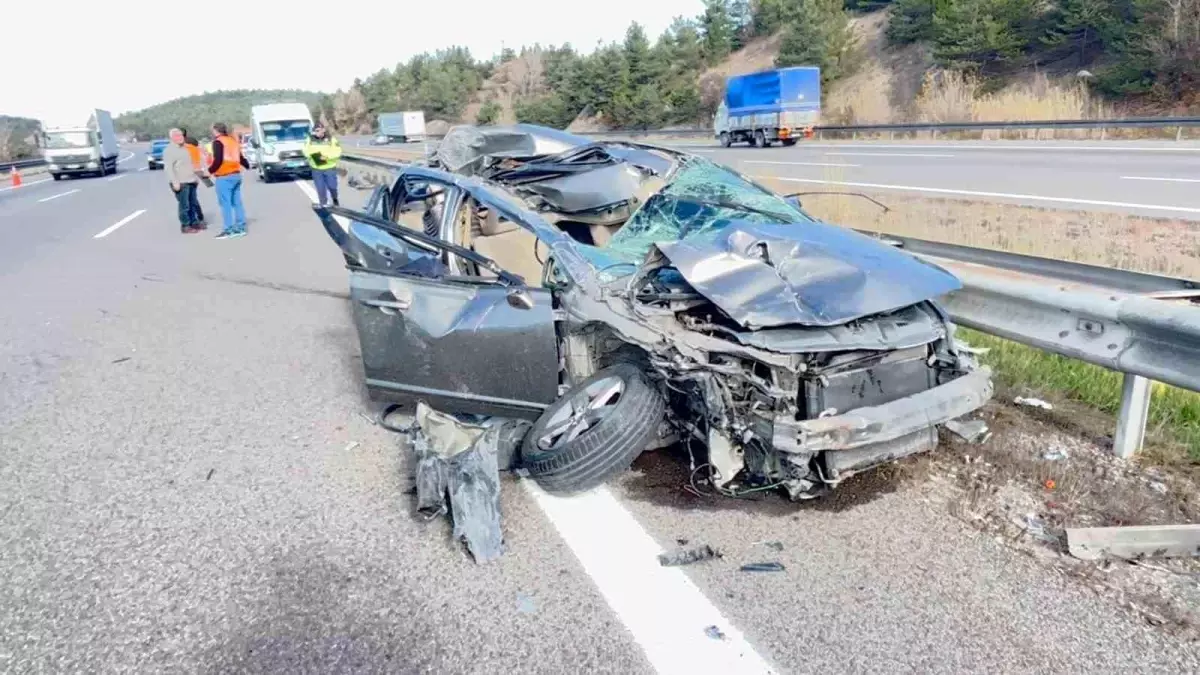 TEM Otoyolu’nda Kaza: 3 Yaralı