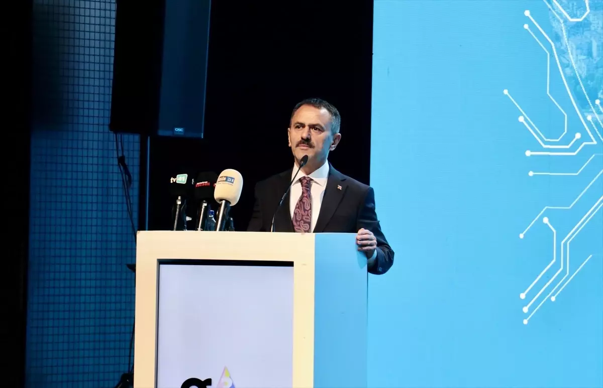 TOBB Başkanı Rifat Hisarcıklıoğlu: Yapay Zeka ve Yeşil Dönüşüm Meslekleri Köklü Bir Şekilde Değiştirecek