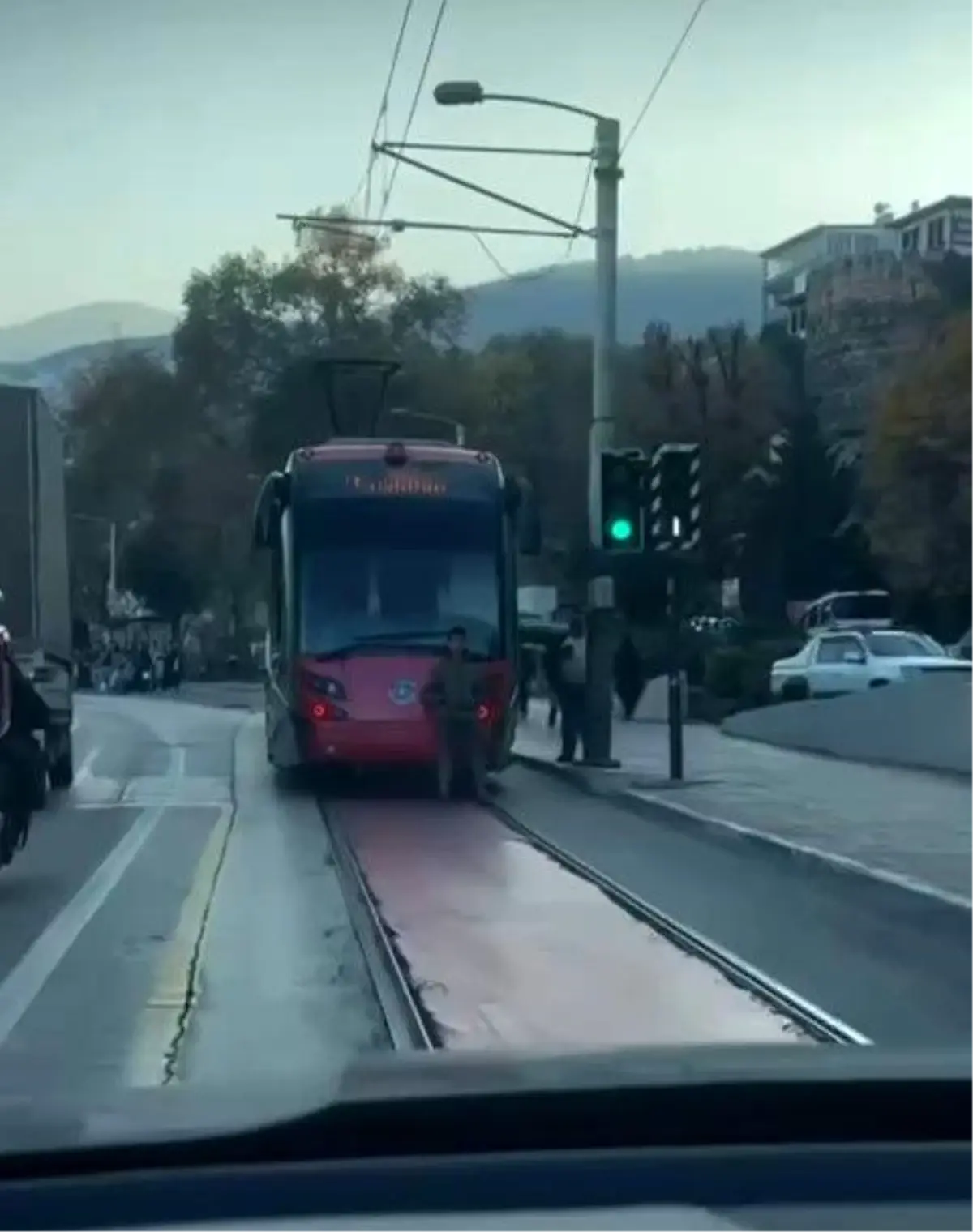 Bursa’da Tramvayda Tehlikeli Yolculuk