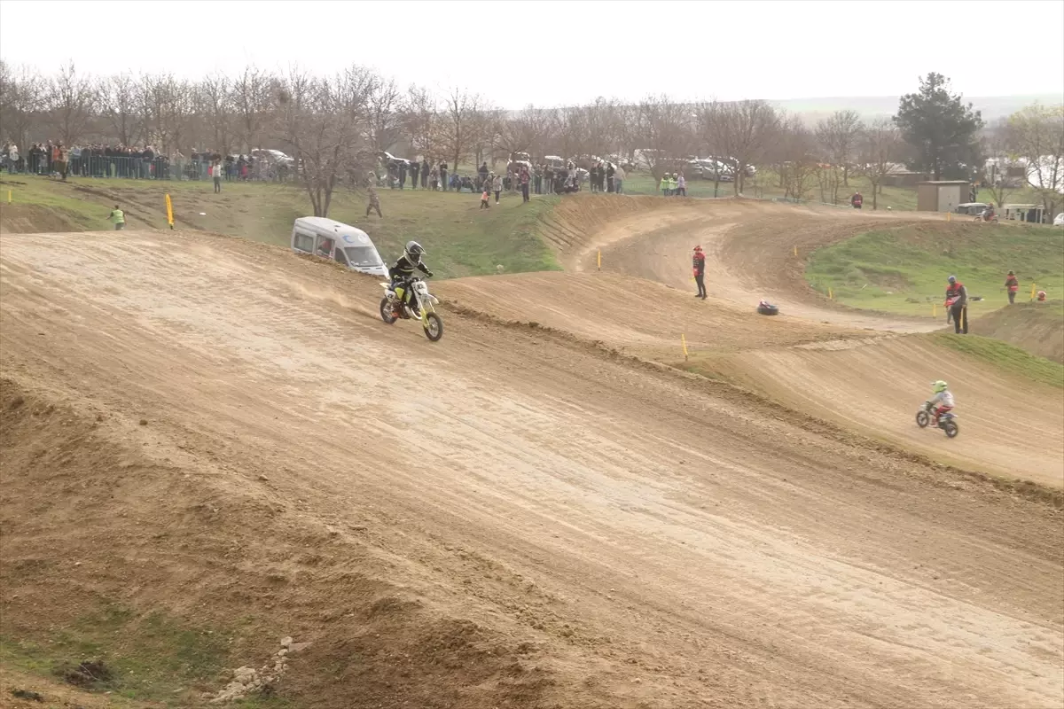 Motokros Şampiyonası’nda Fırtına Engeli