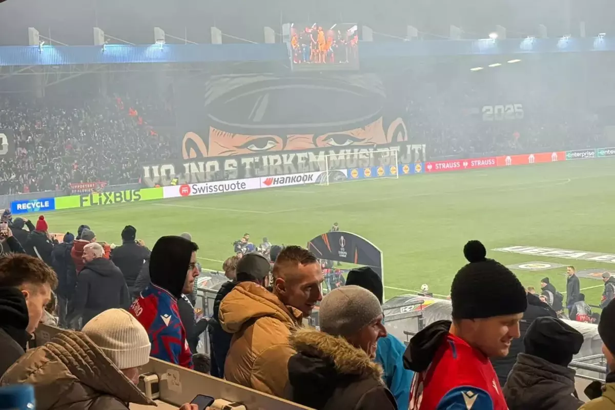‘Türklerle savaş olmalı’ pankartı açan takıma UEFA’dan şaka gibi ceza