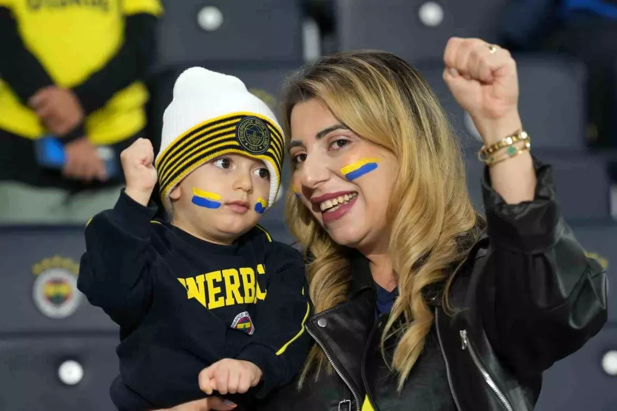 Fenerbahçe – Ferencvaros: Golsüz Başlangıç