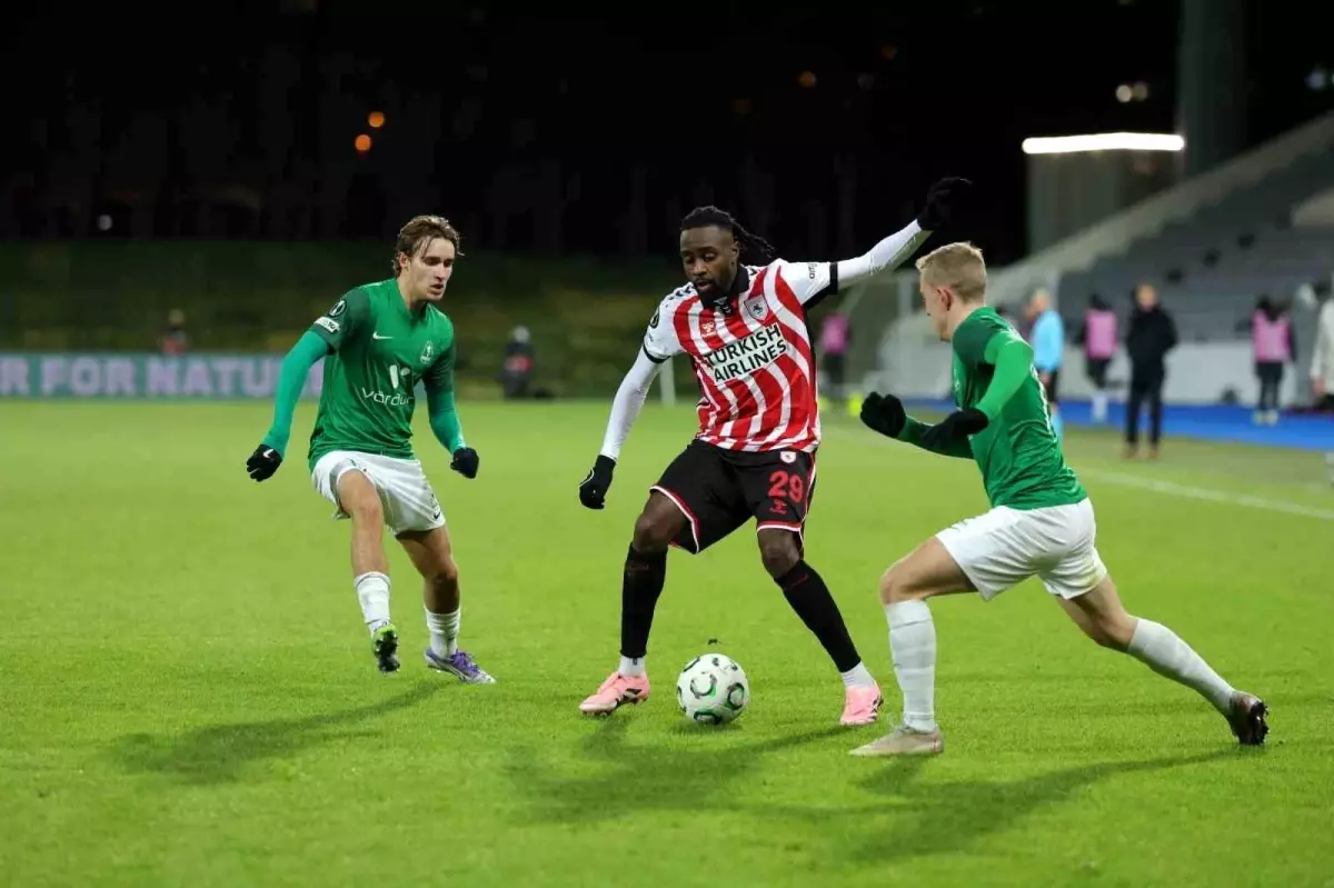 Samsunspor Beraberlikte Liderliğini Korudu