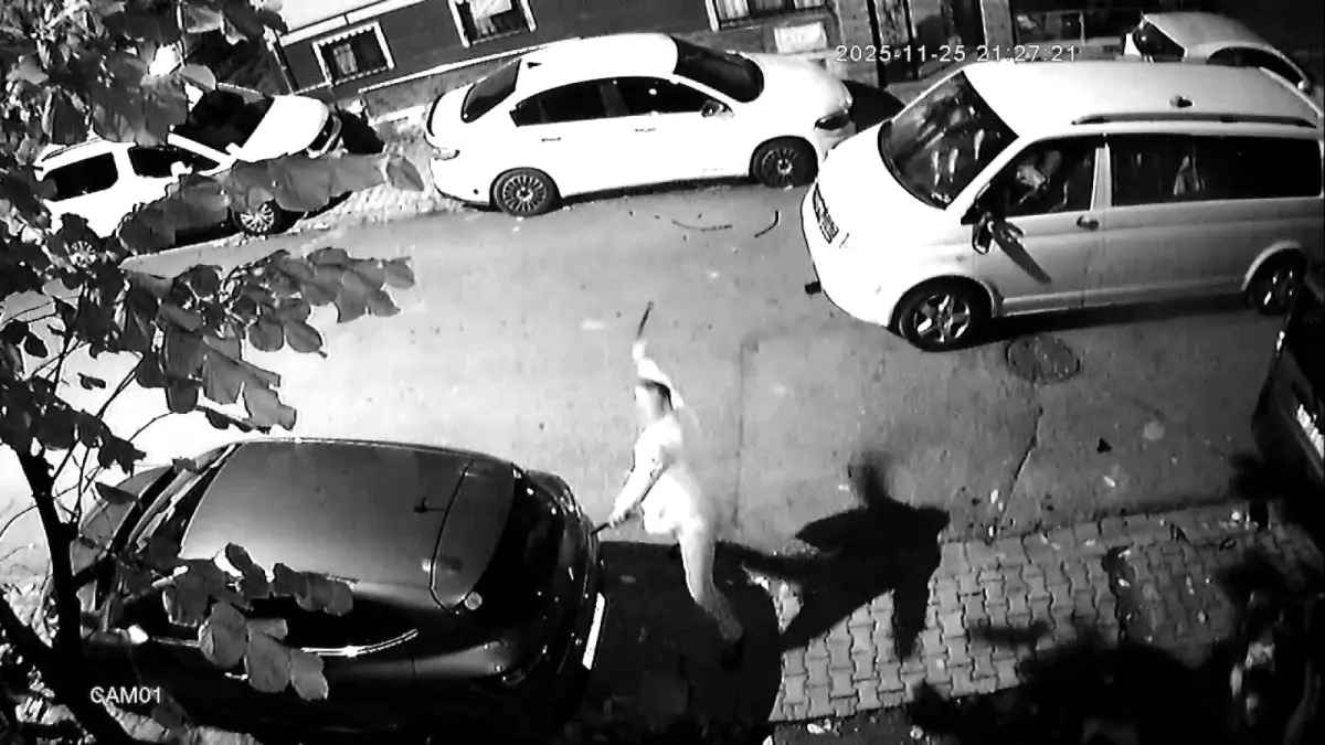 Boşanma Krizi Komşunun Araçlarını Da Vurdu