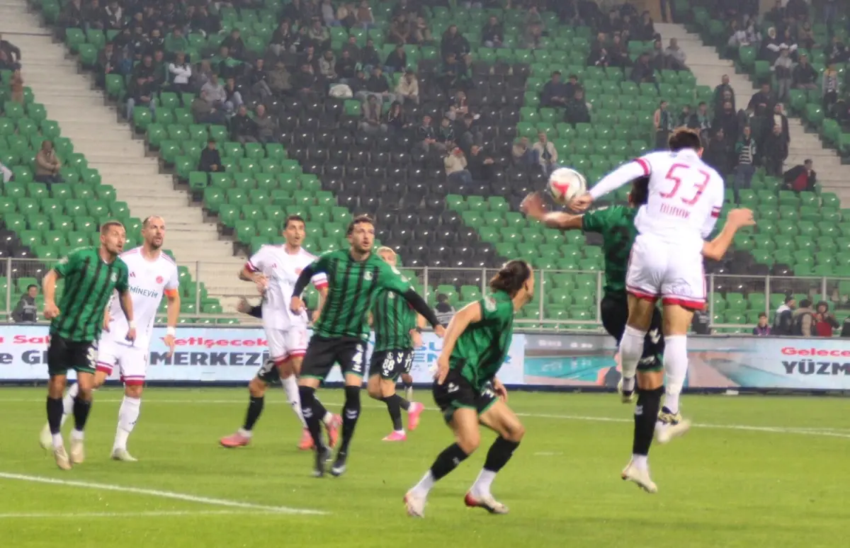 Sakaryaspor – Ümraniyespor: 1-1