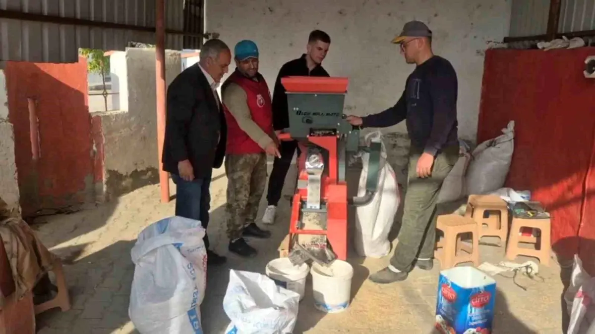 Küplü’de Ücretsiz Pirinç Soyma Tesisi Üreticilere Destek Oluyor