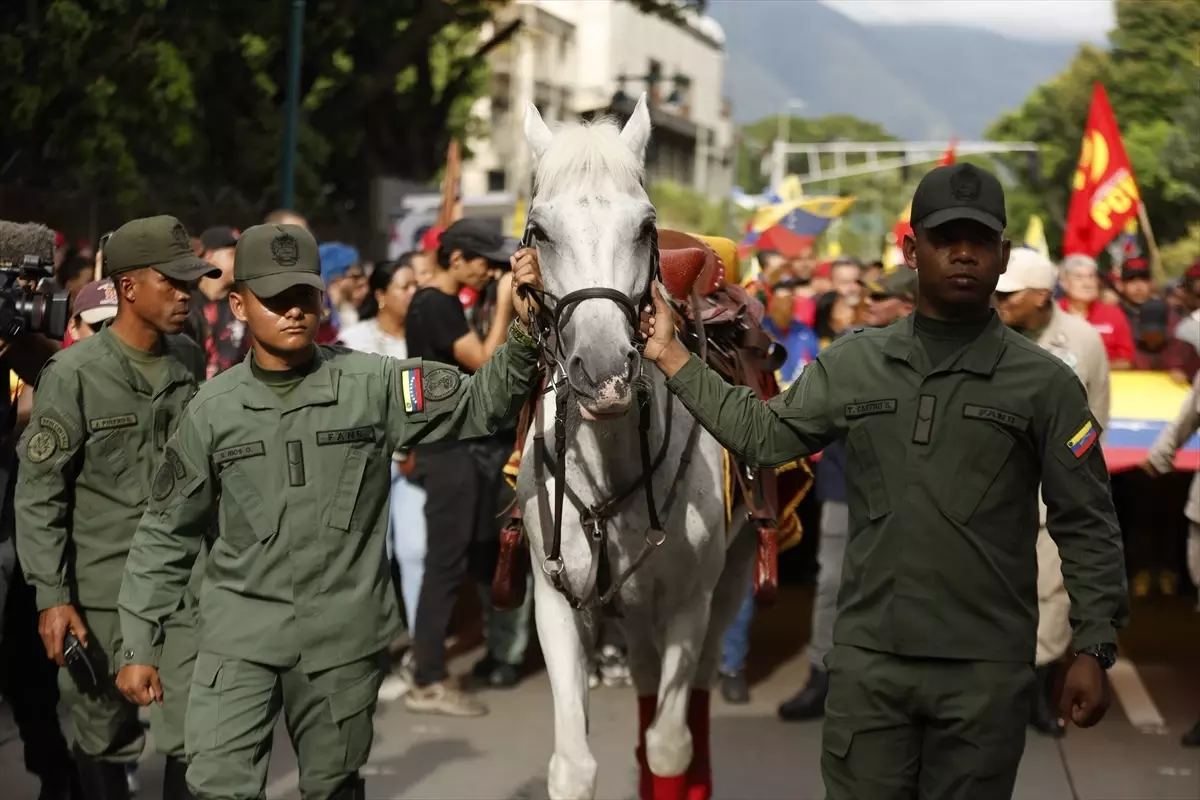 Maduro: Vatan İçin Gerekiyorsa Hayatımızı Feda Edeceğiz