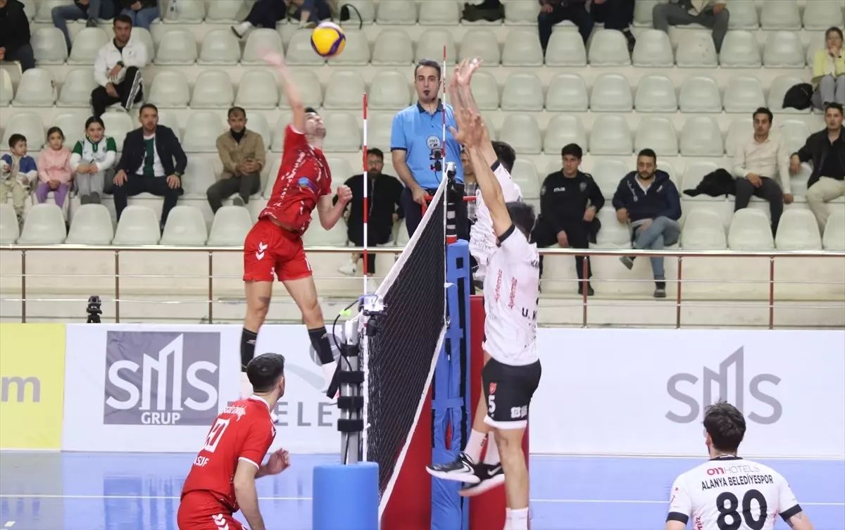 Alanya, Akkuş’u 3-0 Mağlup Etti: Voleybol Efeler Ligi’nde Çarpıcı Galibiyet