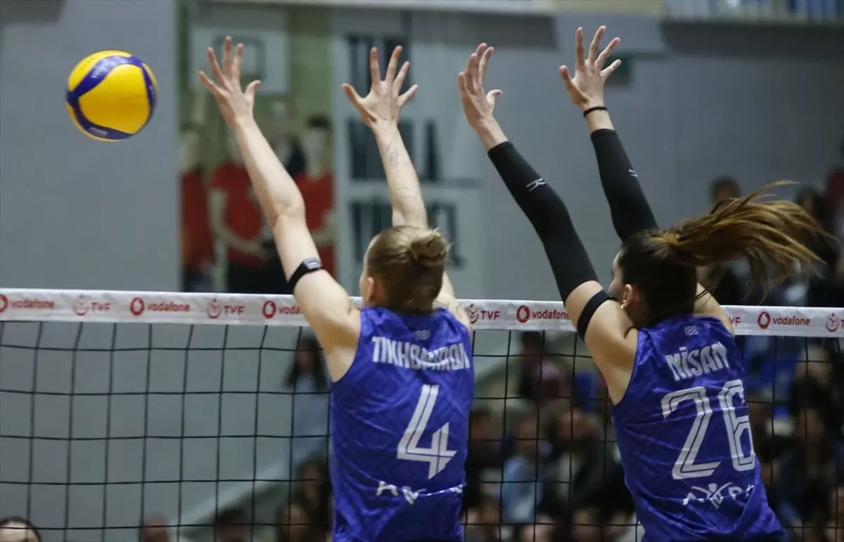 VakıfBank, Aydın’ı 3-0 Geçti