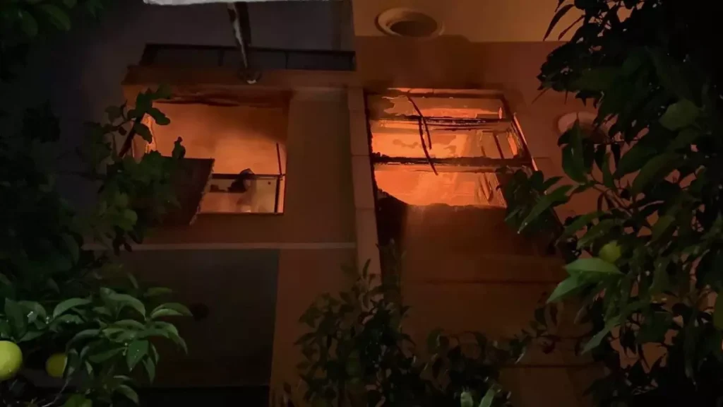 Yangında Aile ve Kedi Zarar Gördu