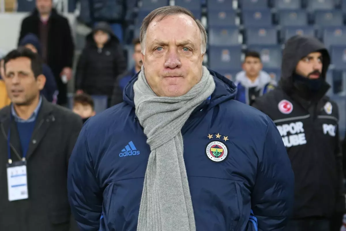 Yardımcısı Açıklıyor! Dick Advocaat’ı Beşiktaş’a Çekmek İsteyen Süper Lig Devi Kim?