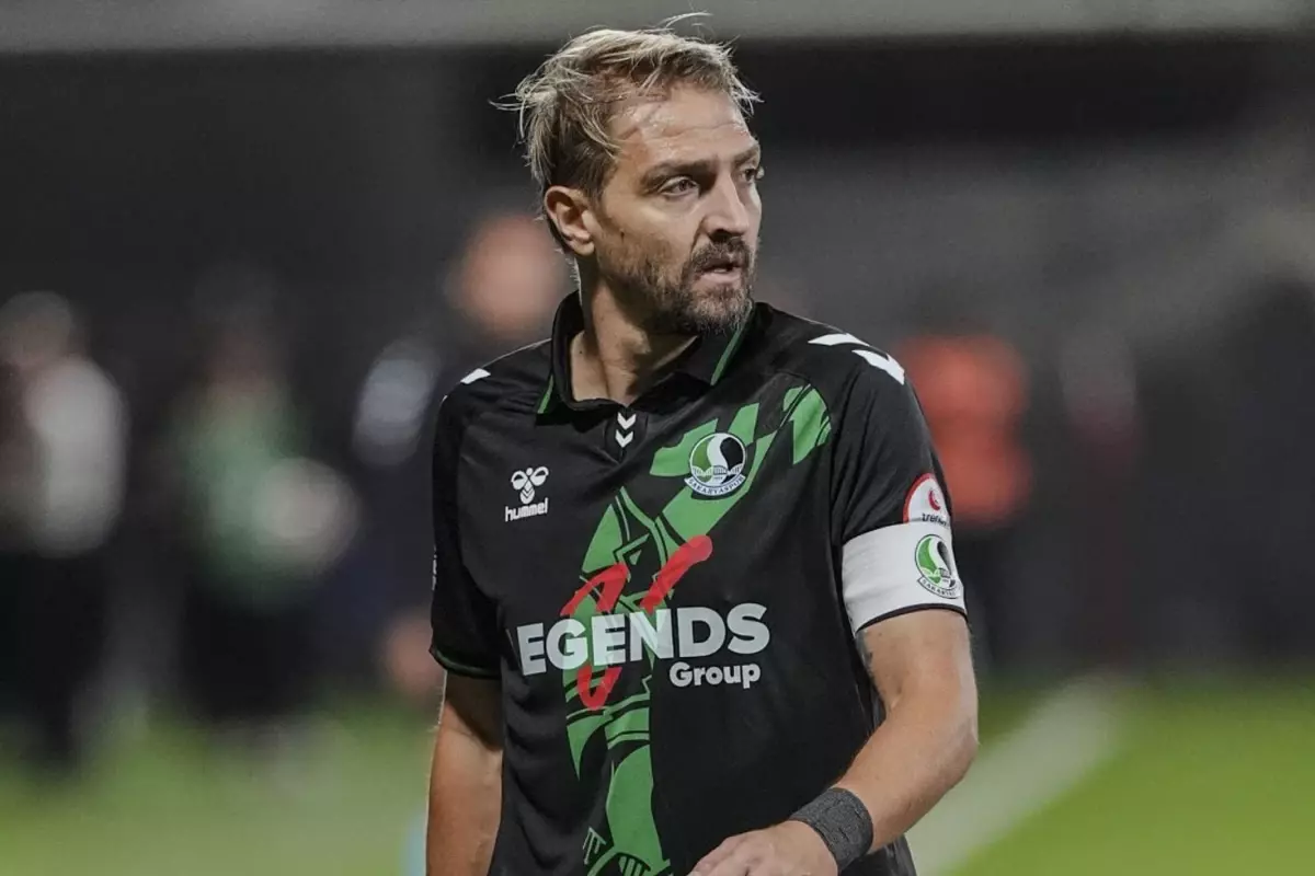 Yine Caner Erkin Yine Olay! Bu Kez Neden Kırmızı Kart Gördü?