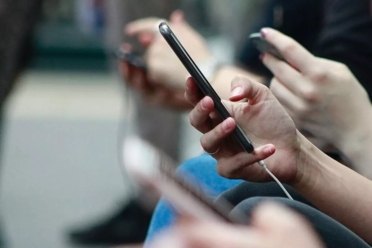 Yurt dışından cep telefonu getirecekler dikkat! IMEI kayıt ücretlerinde büyük artış