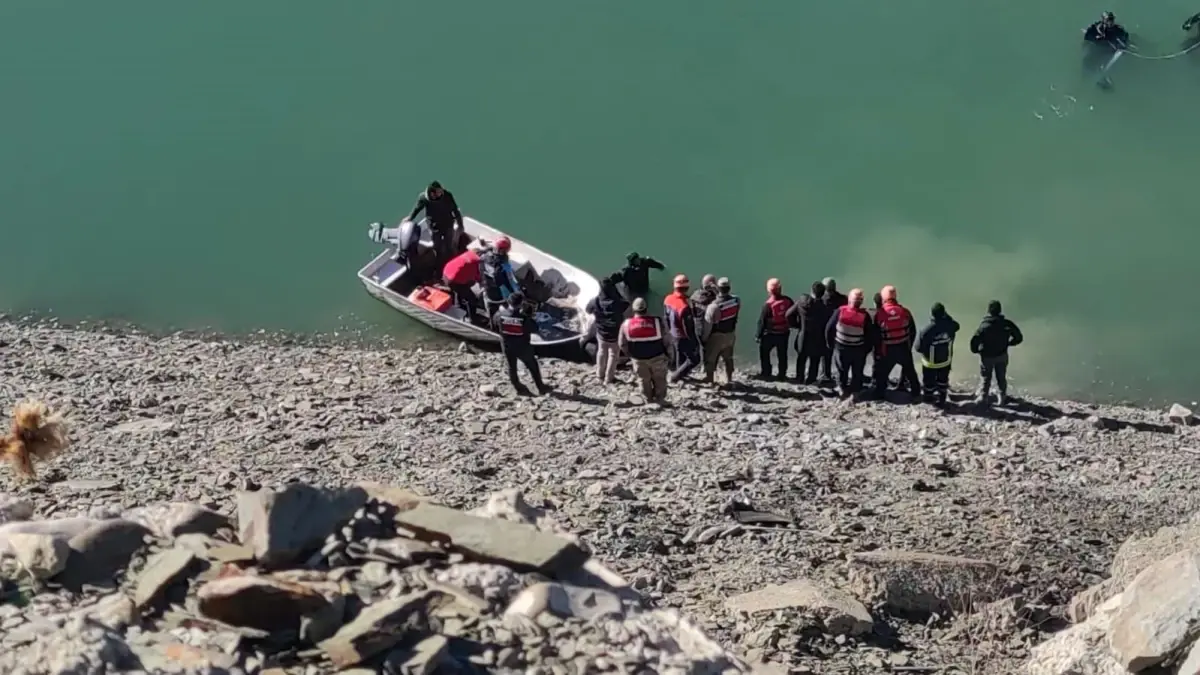 Zernek Barajı’na Araç Uçtu: 2 Ölü