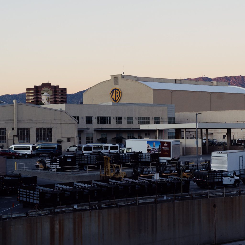 Warner Bros. Discovery Calls on Shareholders to Reject Paramount’s Takeover Bid, Accusing the Ellison Family of Misleading the Board