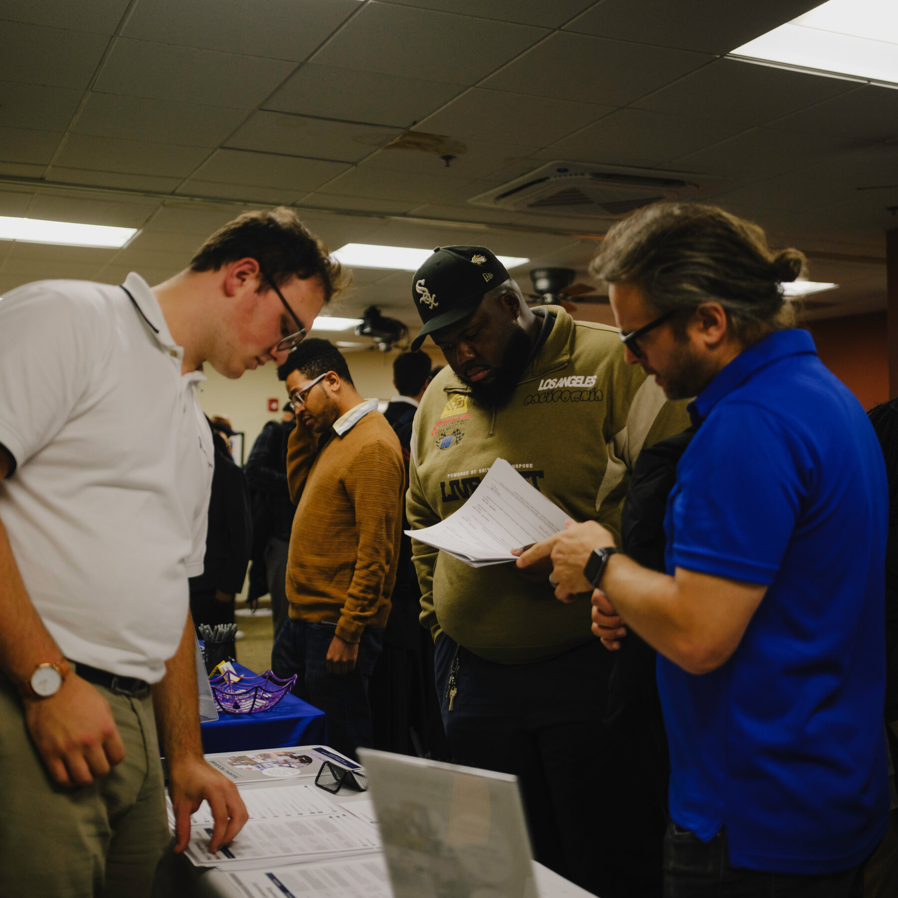 Private Employers Trim Workforce in November, Signaling Economic Slowdown