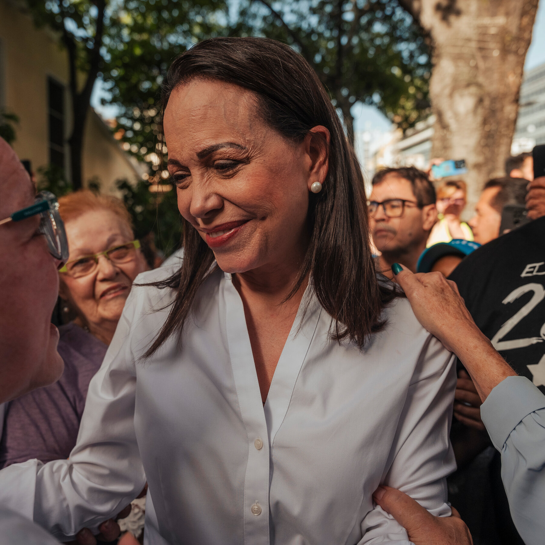 Venezuela’s Nobel Laureate Set to Attend Oslo Ceremony, Officials Warn of Fugitive Status