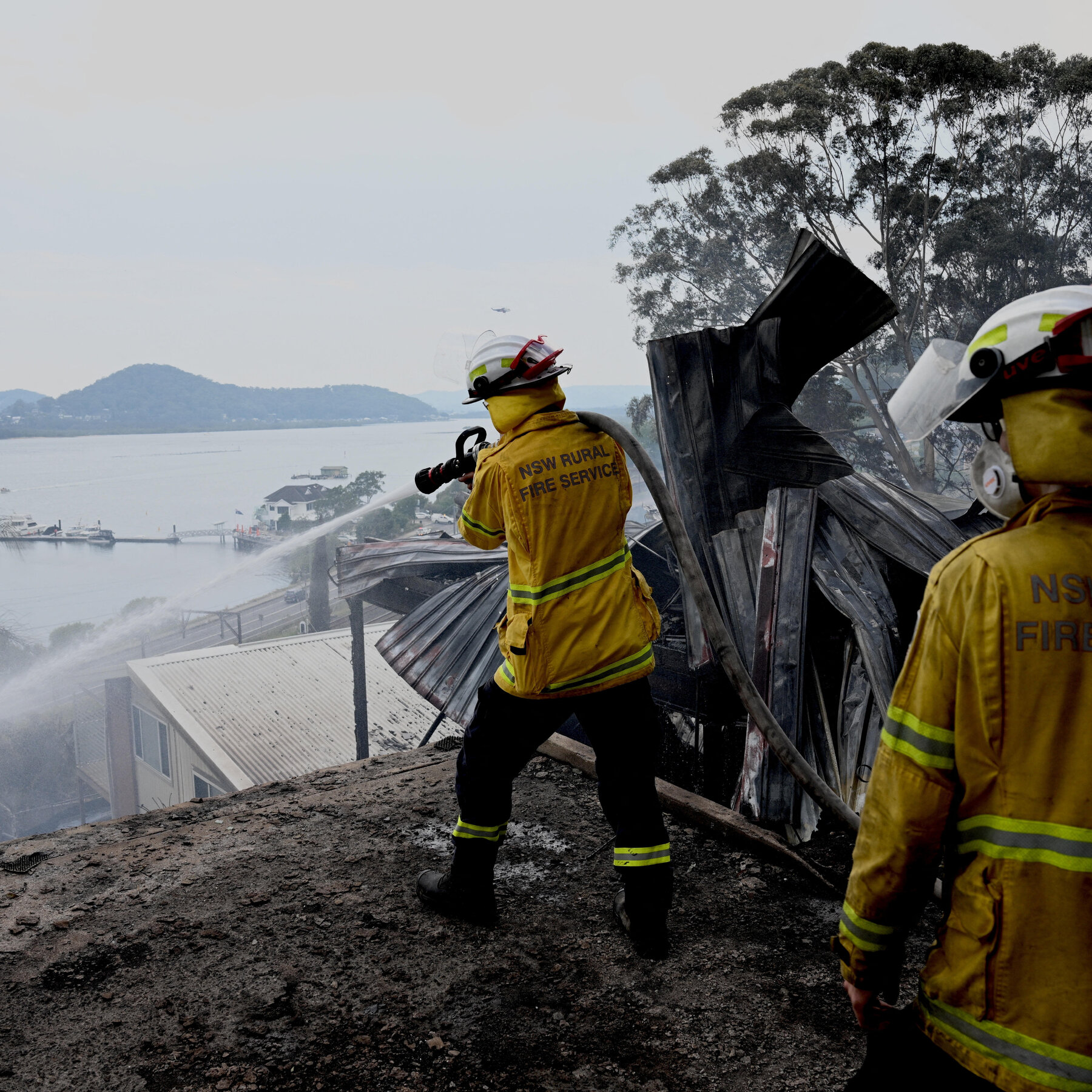 Firefighter Killed as Multiple Wildfires Rage Across Australia
