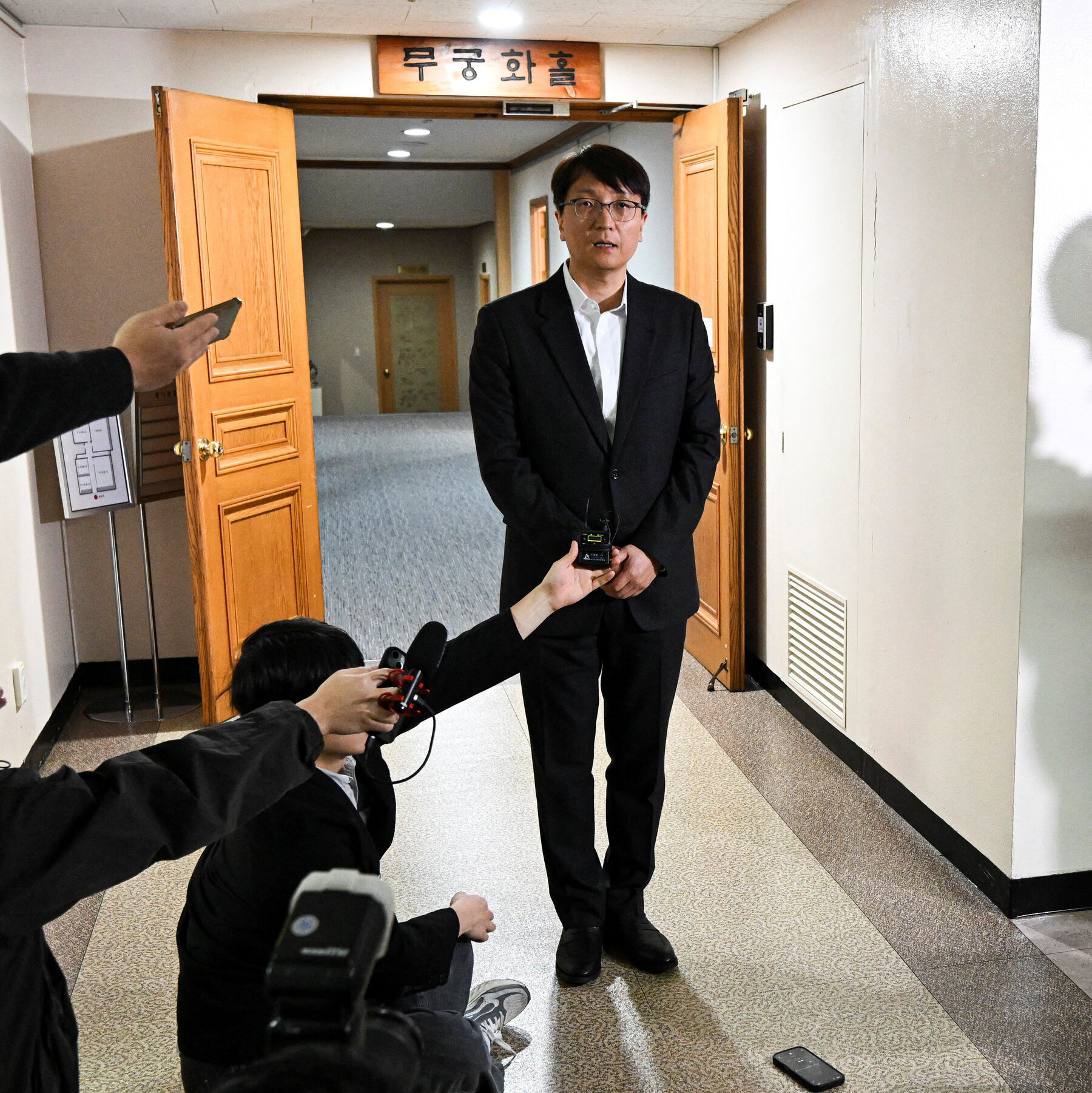 Coupang CEO Resigns Amid Massive South Korean Data Breach