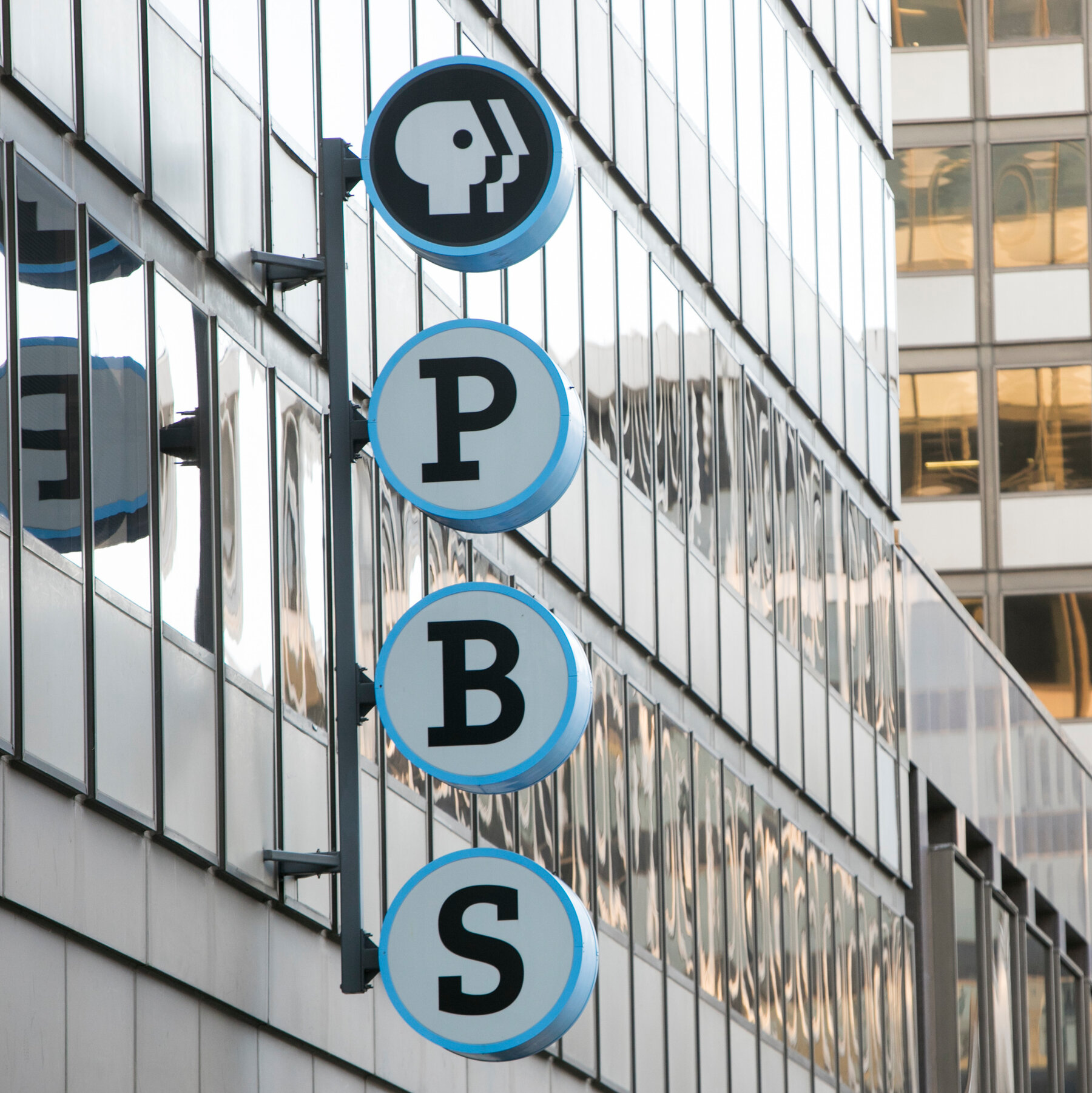 Arkansas Public Television Cuts PBS Affiliation Amid Funding Crisis