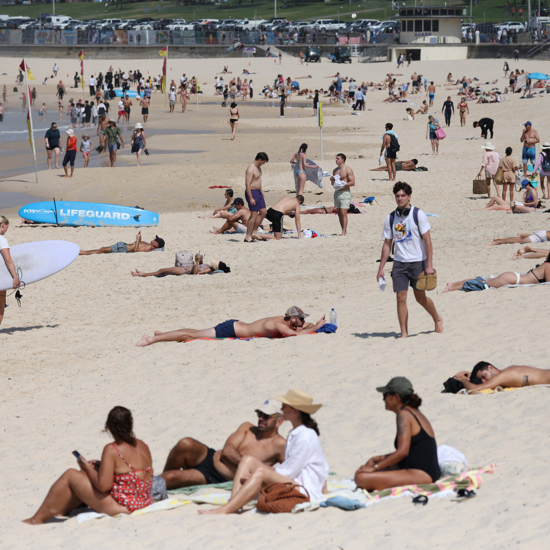 Live Updates: Shooting at Bondi Beach Leaves at Least Ten Injured