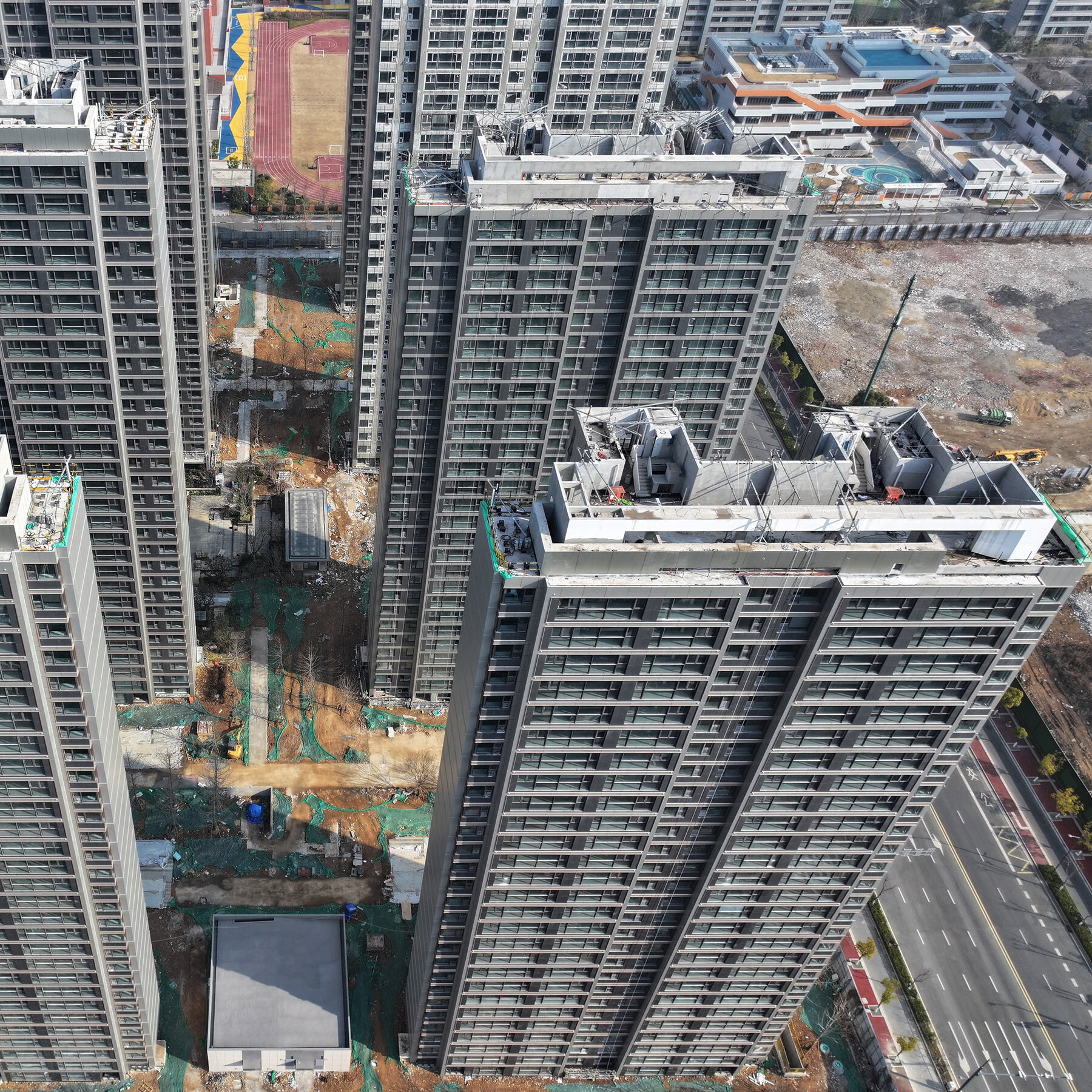 China Nears First Decline in Investment in Three Decades