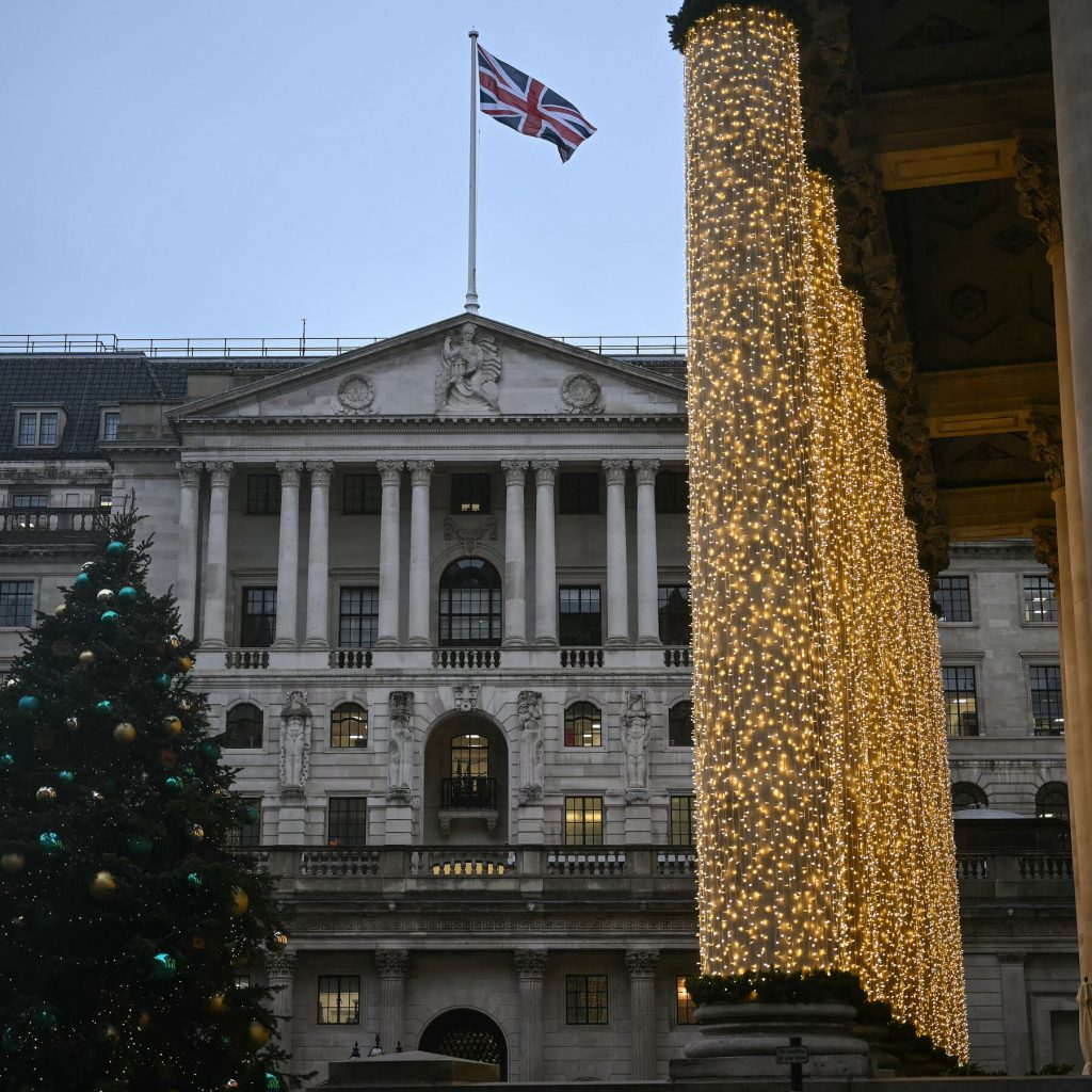 Interest‑Rate Cut and Slower Inflation Offer Britons a Reprieve