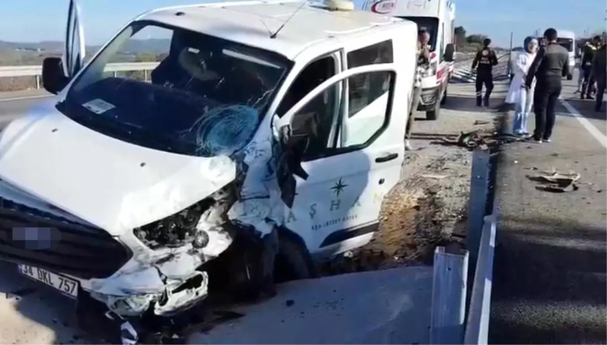 Kandıra’da Trafik Kazası: İki Sürücü Yaralandı