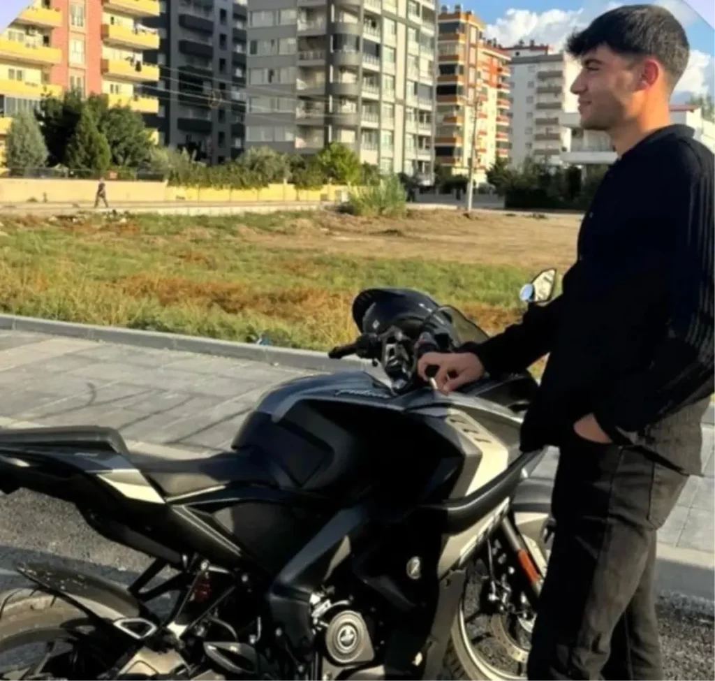 Tarsus’ta Trafik Kazası: Genç Hayatını Kaybetti