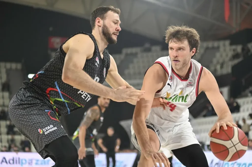 Petkimspor Ege Derbisini Kazandı