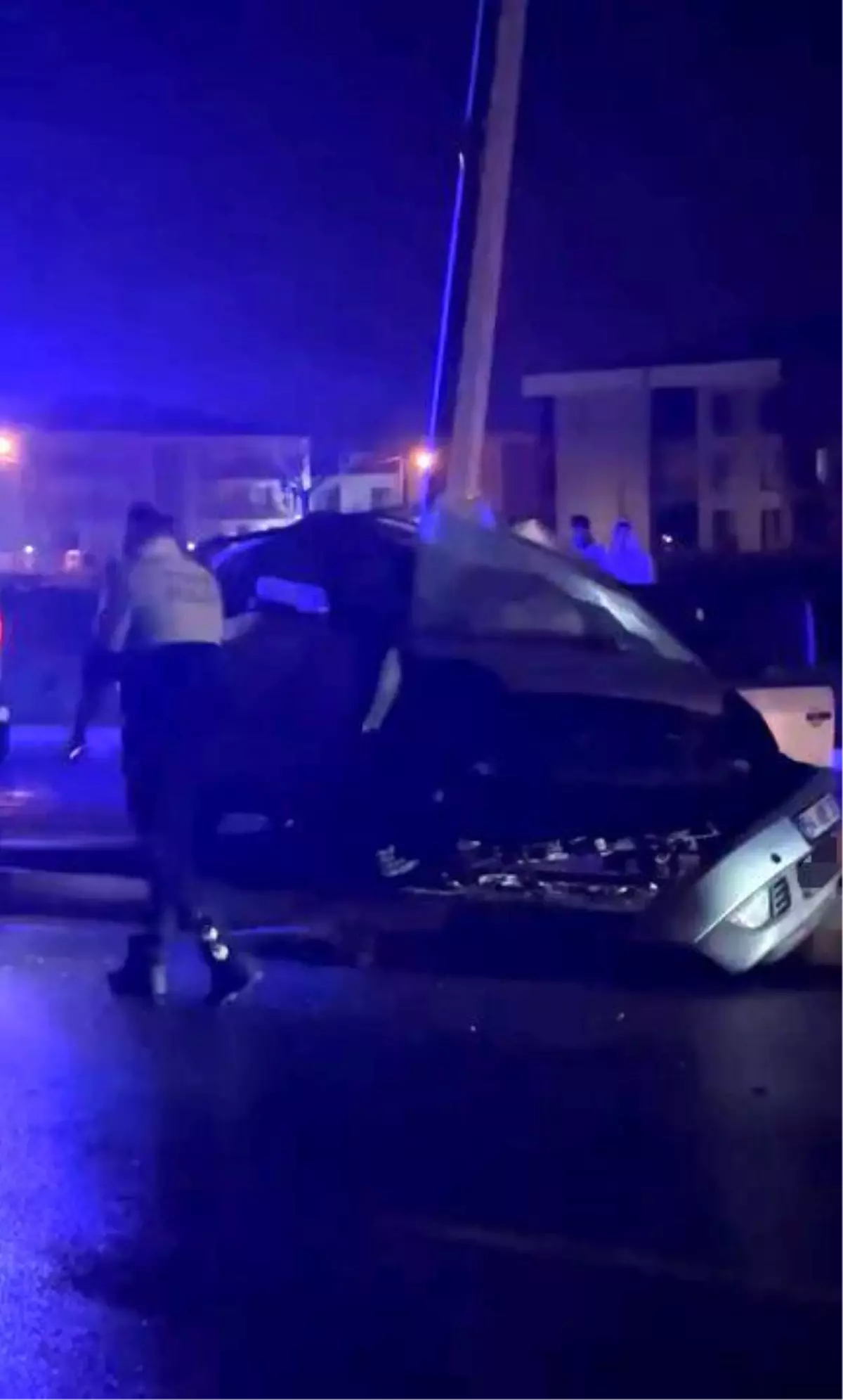 Sakarya’da Şok Kaza: 23 Yaşındaki Genç Aydınlatma Direğine Çarparak Hayatını Kaybetti