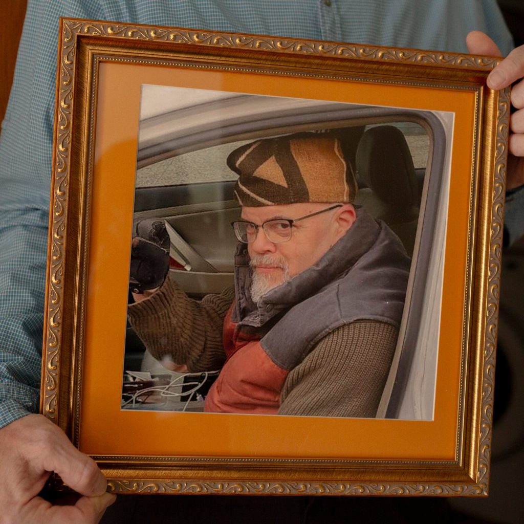 A Man Who Shunned Cheap Sentiment Left a Gift for Others