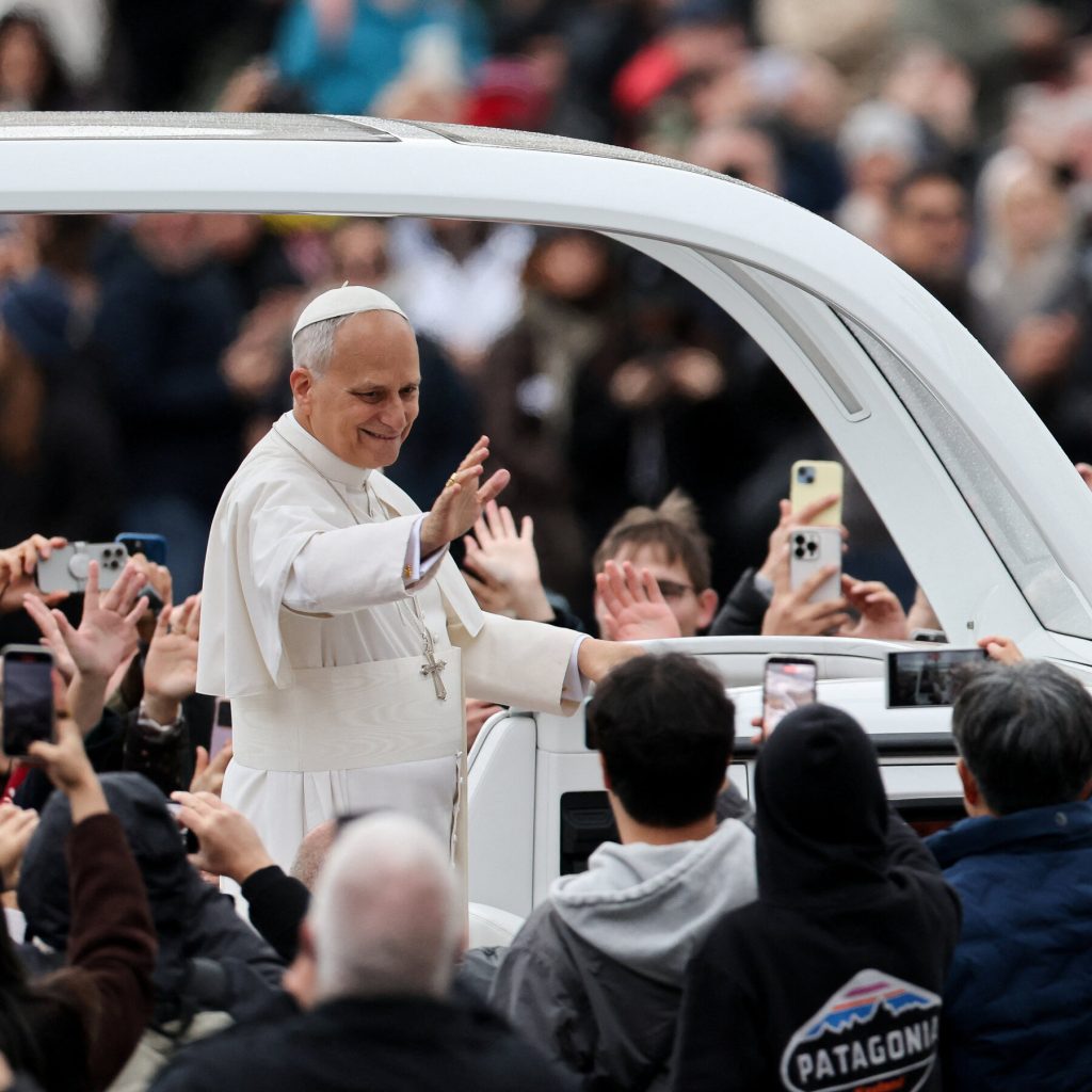 Pope Leo XIV Calls for Dialogue in Christmas Message Amid Global Tensions