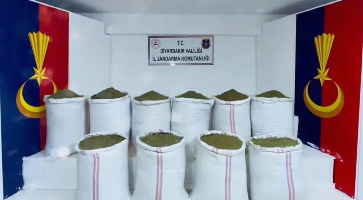 Jandarma’nın 110 Kişiyi Tutukladığı Dev Narkotik Operasyonu 29 İlde 1,6 Ton Uyuşturucu Ele Geçirdi